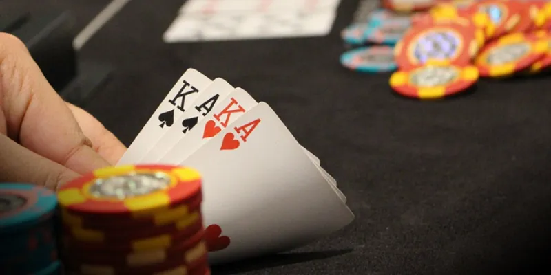 Những điều cần biết về Poker Omaha