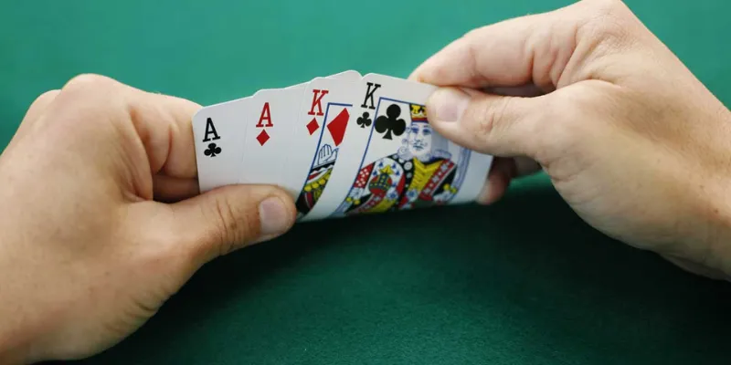 Chiến thuật thắng Poker Omaha được các cao thủ áp dụng là gì?